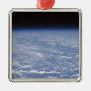 Ornement Carré Argenté Une vue oblique d'horizon de l'atmosphe de la