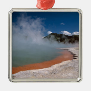Ornement Carré Argenté Vapeur s'élevant de Champagne Pool à WAI-O-TAPU