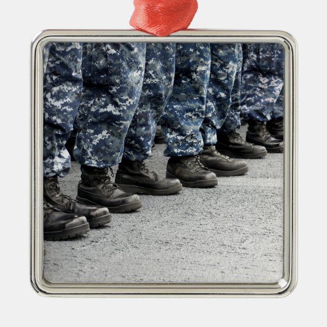 Ornement Carré Argenté Vue en faible section des marins (Devant)