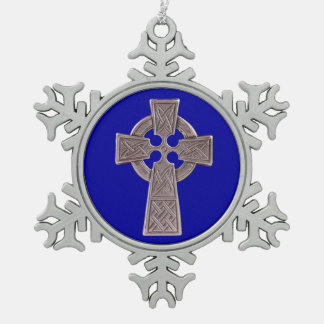 Ornement de flocon de neige d'étain de croix