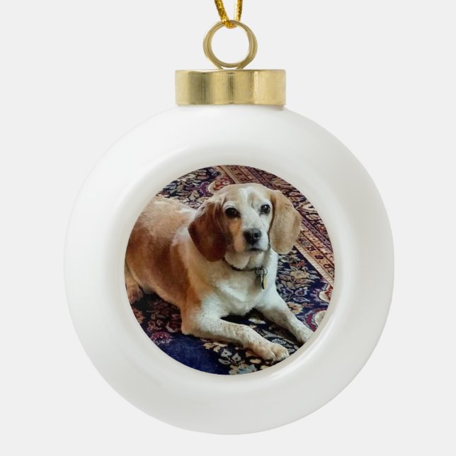 Ornement de Noël de bal en céramique beagle (Devant)