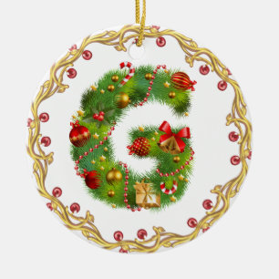 ornement décoré d'un monogramme initial de Noël de