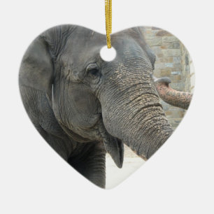 Ornement d'éléphant de son de la trompette