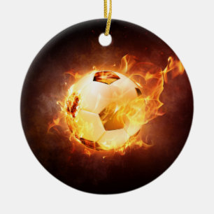 Ornement En Céramique Ballon de football du football sur le feu