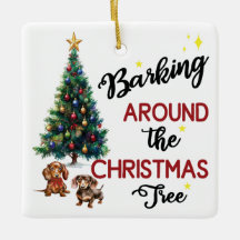 Barking autour de l'arbre de Noël : Dachshund