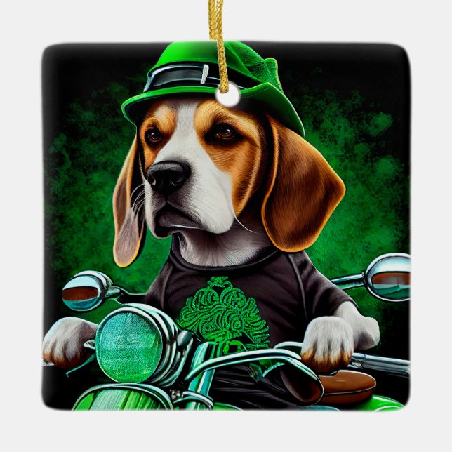 Ornement En Céramique Beagle Chien conduisant vélo St. Patrick's Day (Devant)