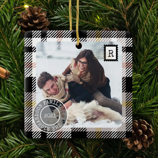 Ornement En Céramique Bloc de livraison Tartan Noir Plaid Parcelle 2 Fam (Black Tartan Plaid Delivery Parcel 2 Photo Family Ceramic Ornament)