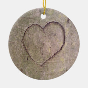Ornement En Céramique Coeur sculpté dans un arbre