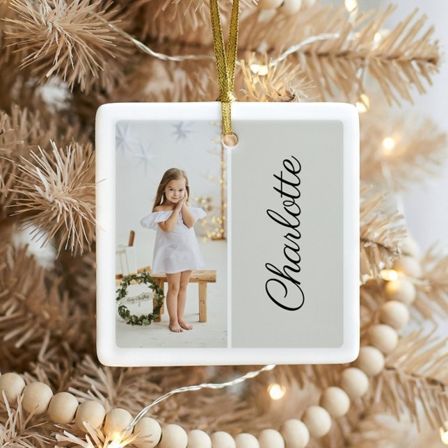 Ornement En Céramique Deux photo minimum Nom Customisé gris clair (Minimal Modern Simple Script Kids Photo Keepsake Ceramic Ornament)