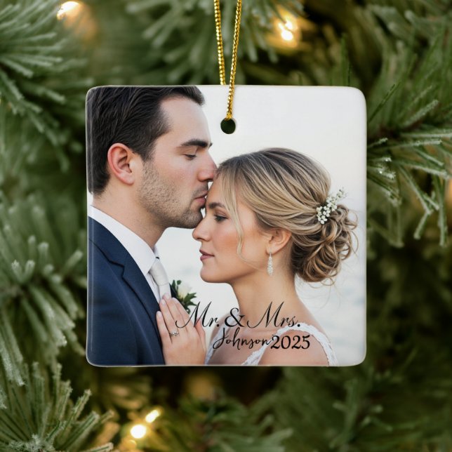 Ornement En Céramique Elegant Mr. & Mrs. Custom Wedding Photo Monogram  (Arbre)