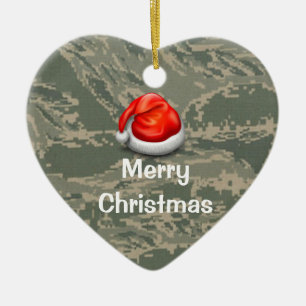 Ornement En Céramique États-Unis Green Camo Heart Joyeux Noël Ornament