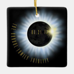 Ornement En Céramique L'éclipse de totalité de famille ajoutent le nom