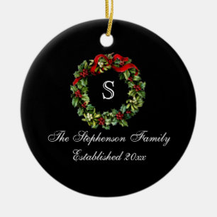 Ornement En Céramique Monogramme classique Holly Wreath Custom Christmas