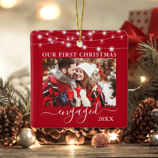 Ornement En Céramique Nos premiers feux de Noël rouge photo (Double Sided Our First Christmas Photo Ornament.)