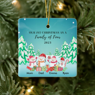 Ornement En Céramique Notre premier Noël en famille de quatre Snowmen