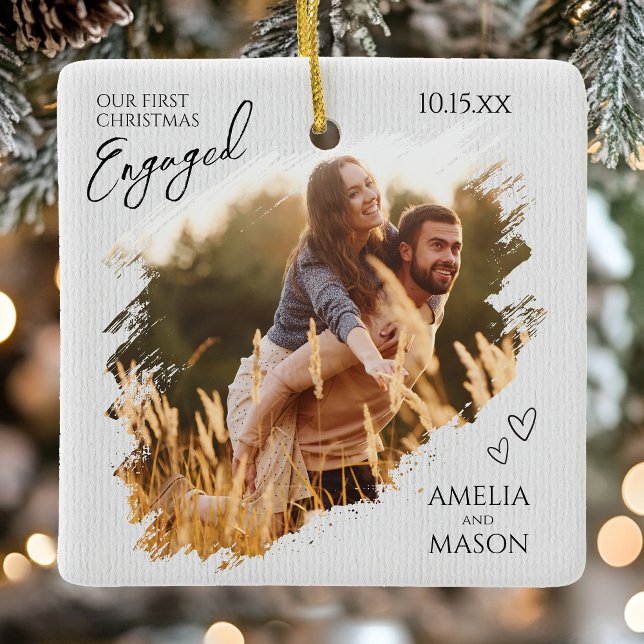 Ornement En Céramique Our First Christmas Engaged Photo Christmas (Our First Christmas Engaged Photo Christmas Ceramic Ornament)