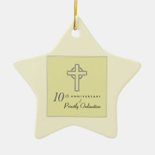 Ornement En Céramique Personnaliser, 10e anniversaire du prêtre Embossé