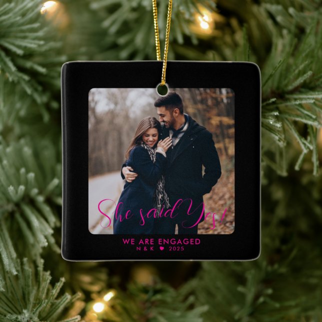 Ornement En Céramique Pink First Christmas Engagé Couple Photo personnal (Arbre)