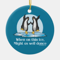 Quand sur la conception drôle de pingouins minces