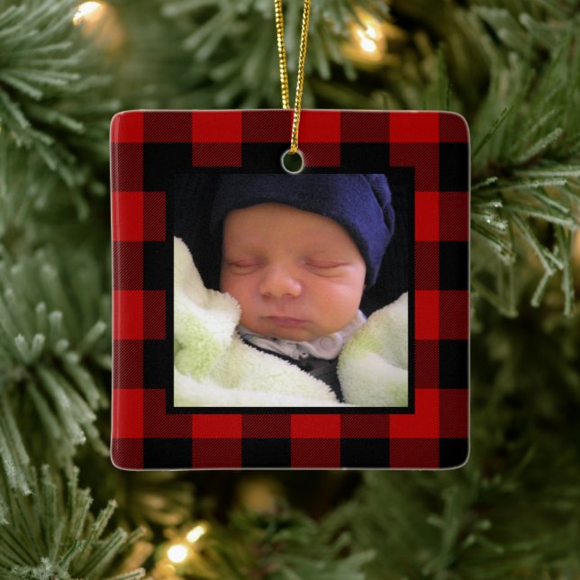Ornement En Céramique Red Buffalo Plaid 1st Christmas Baby Photo (Arbre)