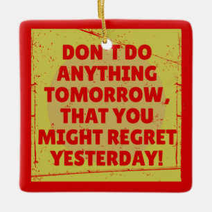 Ornement En Céramique Regret passé et présent tendu