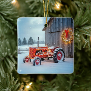 Ornement En Céramique Tracteur agricole rouge de Noël dans la neige