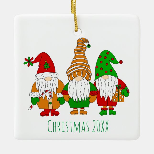 Ornement En Céramique Trois mignons Gnomes de Noël Fêtes Personnalisées (Devant)