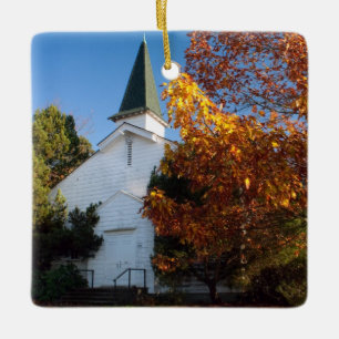 Ornement En Céramique Vieille église blanche en automne