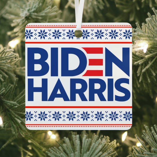ORNEMENT EN MÉTAL BIDEN HARRIS BLUE CHRISTMAS SWEATER (Insitu)