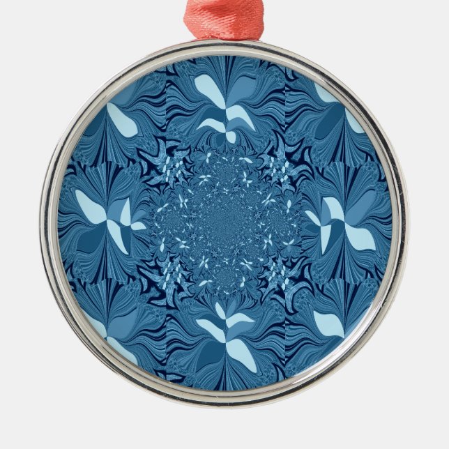 Ornement En Métal Bleu Iridescendant. (Devant)