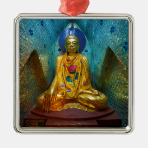 Ornement En Métal Bouddha dans une alcôve ornée