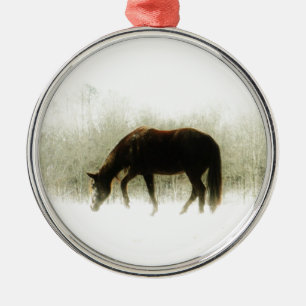 Ornement En Métal Cheval Brown au chocolat dans le brouillard