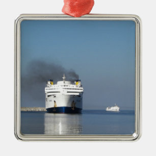 Ornement En Métal Deux ferrys en Grèce