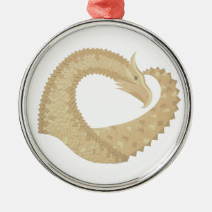 Ornement En Métal Dragon de coeur de grès sur blanc