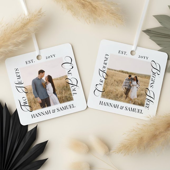 Ornement En Métal Engaged Couples Photo Two Hearts One Soul Keepsake (Engaged Couples Photo Two Hearts One Soul Keepsake Metal Ornament)