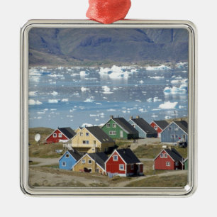 Ornement En Métal L'architecture colorée de la ville, Narsaq,