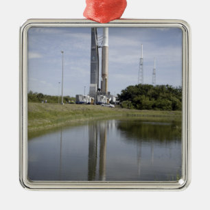 Ornement En Métal L'atlas V/Centaur arrive sur le compl de lancement