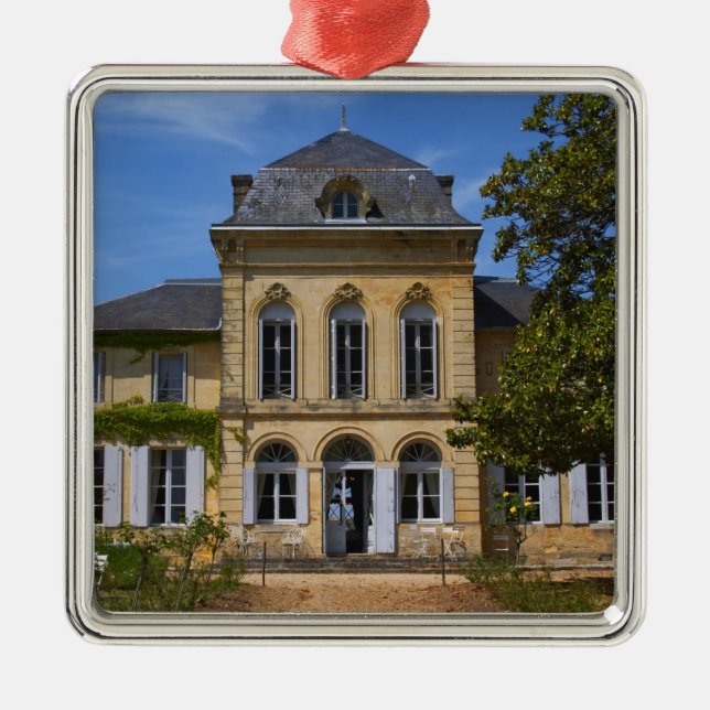 Ornement En Métal Le bâtiment principal du château, rénové par (Devant)