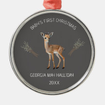 Le premier Noël du bébé pour les cerfs et les chat