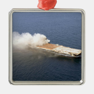 Ornement En Métal L'ex-Oriskany, un avion déclassé