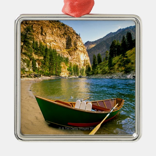 Ornement En Métal L'IDAHO, bateau de pêche sur une plage sablonneuse (Devant)