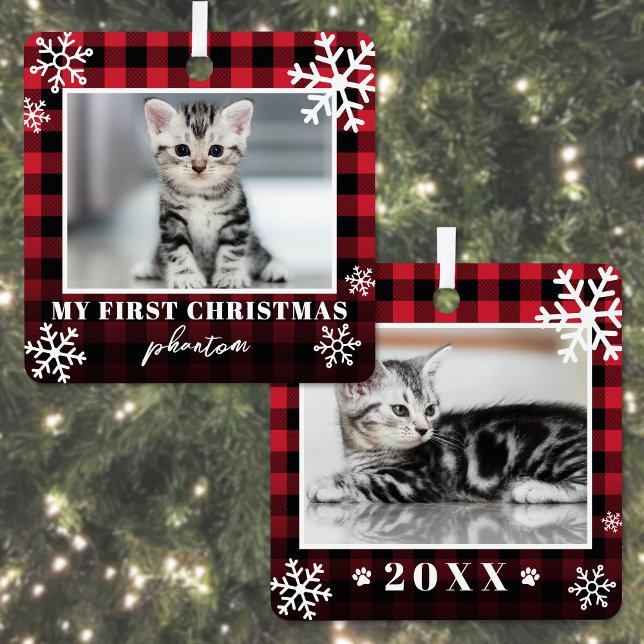 Ornement En Métal Ma première photo de chat à carreaux de Noël (My First Christmas Red Plaid Cat Photo Metal Ornament )