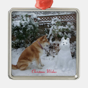 Ornement En Métal mignon akita assis avec le chien de neige