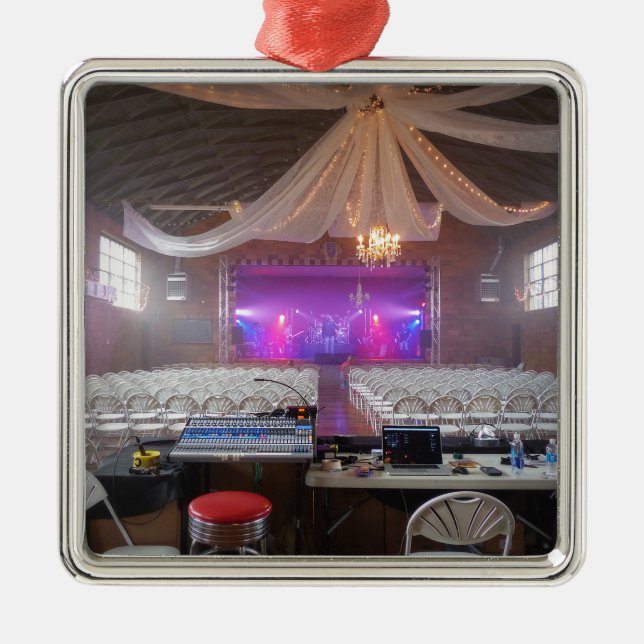 Ornement En Métal Prêt pour un concert (Devant)