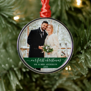 Ornement En Métal Script élégant Notre premier Noël Vert