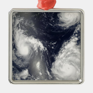 Ornement En Métal Trois ouragans différents
