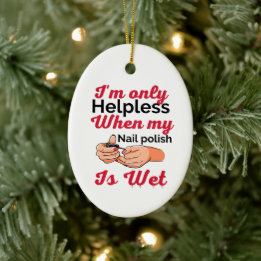 Ornement en métal verni à ongles