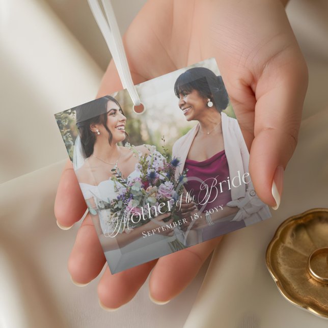 Ornement En Verre Élégant script mère de la mariée photo Keepsaké (Elegant Script Mother of the Bride Photo Keepsake Glass Ornament)