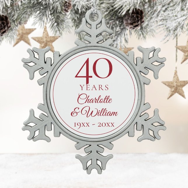 Ornement Flocon De Neige 40e anniversaire de Mariage Elégant Ruby (40th Wedding Anniversary Elegant Ruby Snowflake Pewter Christmas Ornament)