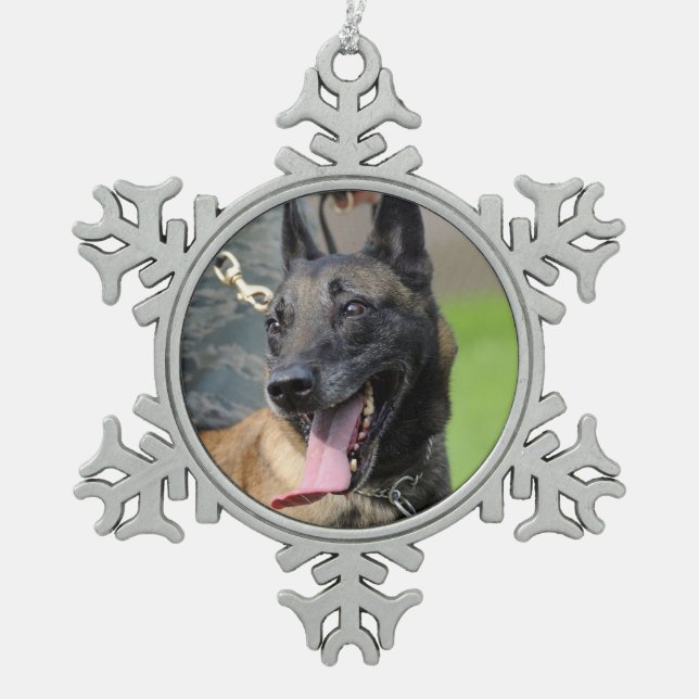 Ornement Flocon De Neige Chien de sourire de Malinois de Belge (Devant)